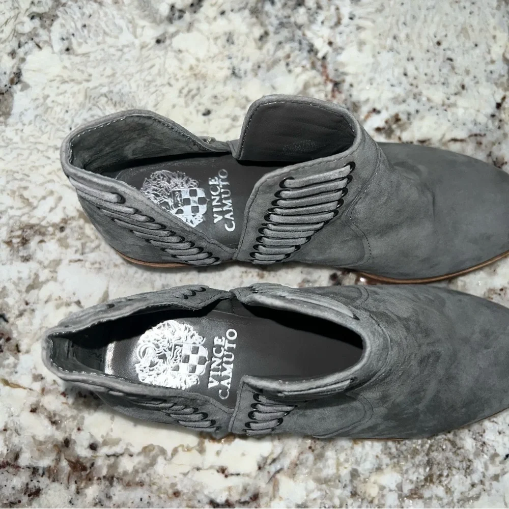 Vince Camuto Gray Stone Suede Pevista Slit Lace Ankle Heeled Bootie Size 5.5